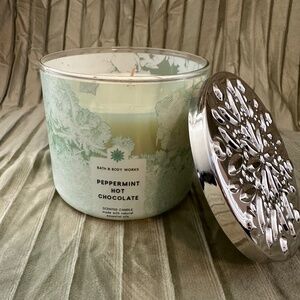 Bath & Body Works Peppermint Hot Chocolate Candle
